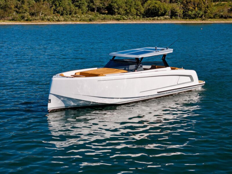 2021 Vanquish Yachts VQ 45 T Top