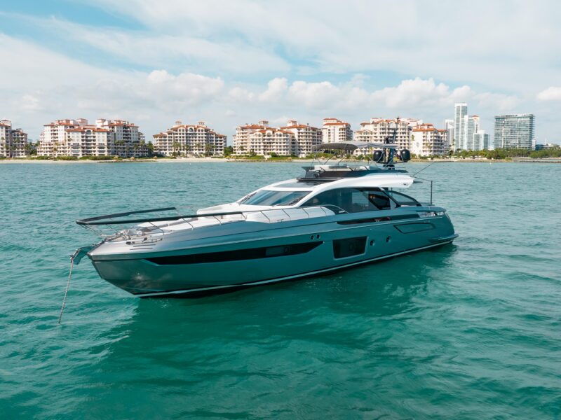2022 Azimut S8