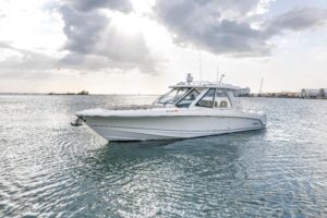2022 Boston Whaler 380 Realm for sale - photo 2