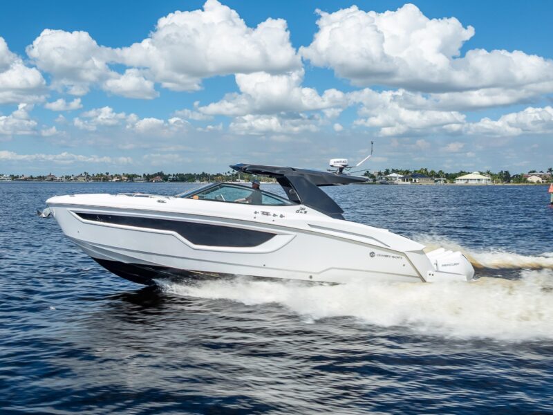 2022 Cruisers Yachts 38 GLS OB