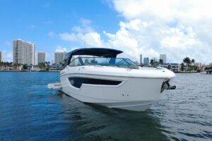 2022 Cruisers Yachts 38 GLS OB for sale - photo 3