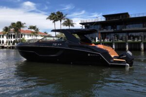 2022 Cruisers Yachts 38 GLS OB for sale - photo 3