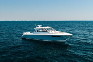 2022 Pursuit DC 365 Dual Console for sale - photo 2