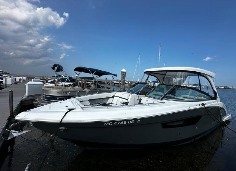 2022 Regal 3300 Bowrider