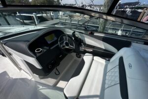 2022 Regal 3300 Bowrider for sale - photo 6