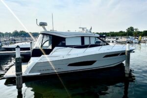 2022 Regal 38 Grande Coupe for sale - photo 2