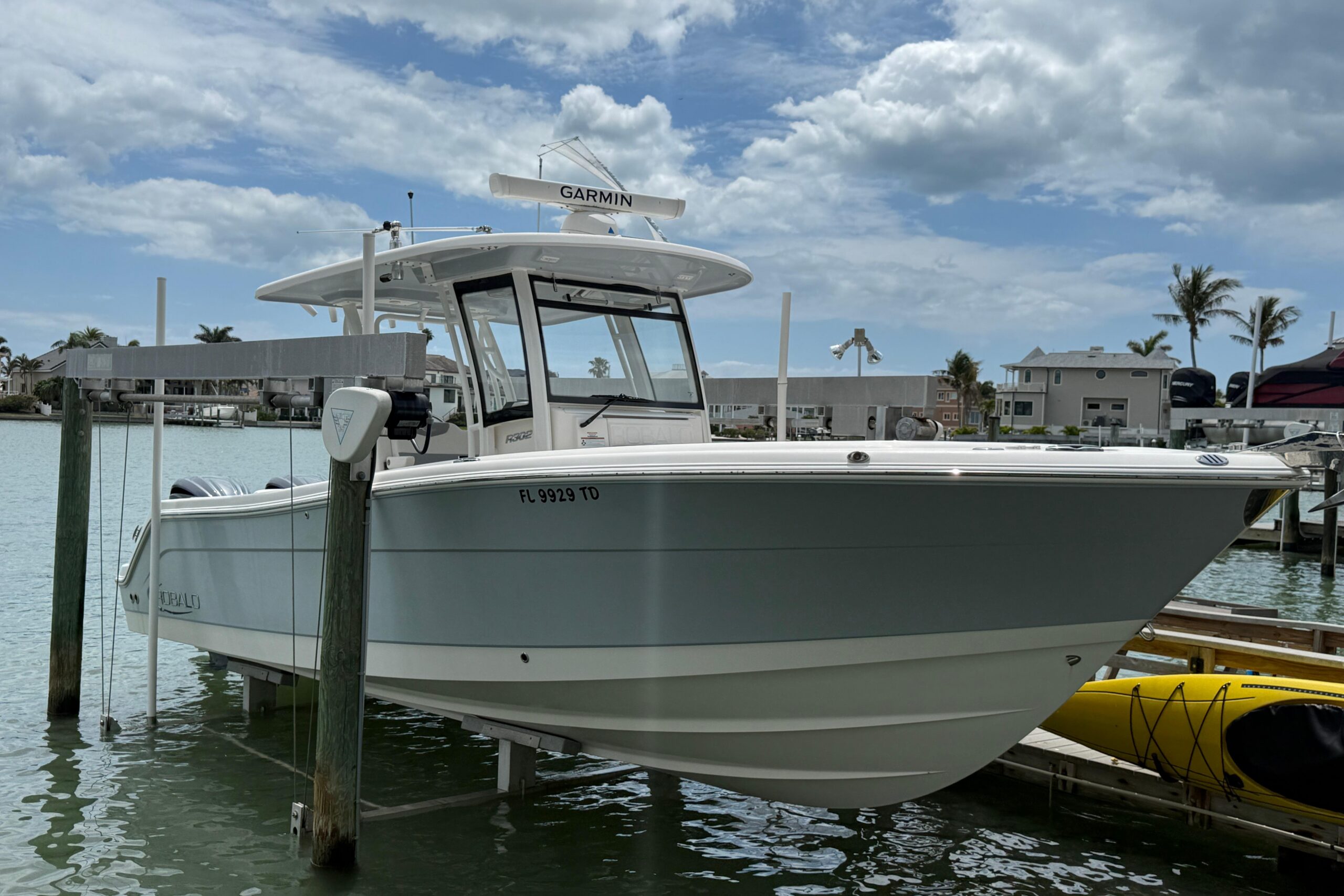 2022 Robalo R302 Center Console for sale