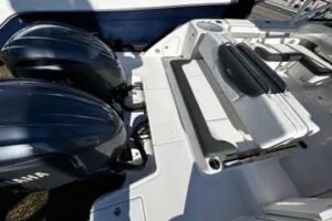 2022 Robalo R317 Dual Console for sale - photo 3