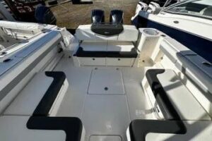 2022 Robalo R317 Dual Console for sale - photo 4