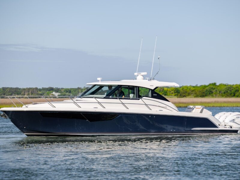 2022 Tiara Yachts 43 LE