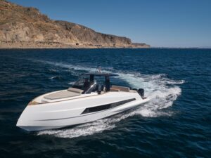 2023 Astondoa 377 Coupe Outboard for sale - photo 4