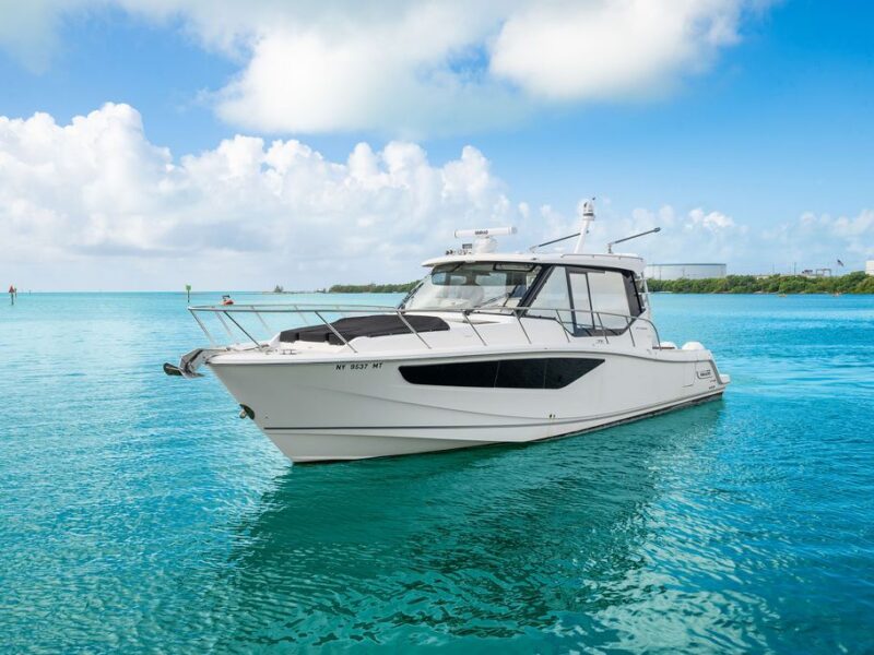 2023 Boston Whaler 405 Conquest