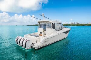 2023 Boston Whaler 405 Conquest for sale - photo 3