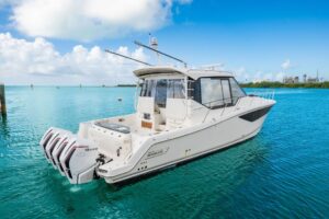 2023 Boston Whaler 405 Conquest for sale - photo 8