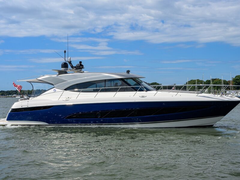 2023 Riviera 5400 Sport Yacht