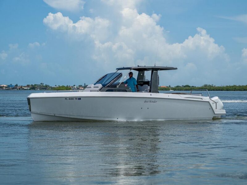 2023 Schaefer V33