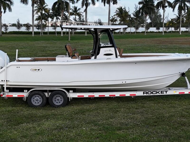2023 Sea Hunt Gamefish 30 Coffin Box