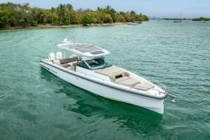 2024 Axopar 37 Sun-Top for sale