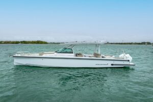 2024 Axopar 37 Sun-Top for sale - photo 5