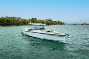 2024 Axopar 37 Sun-Top for sale - photo 6