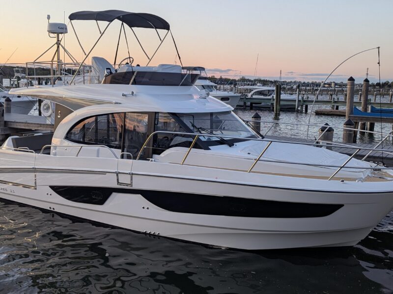 2024 Beneteau Antares 11 Fly