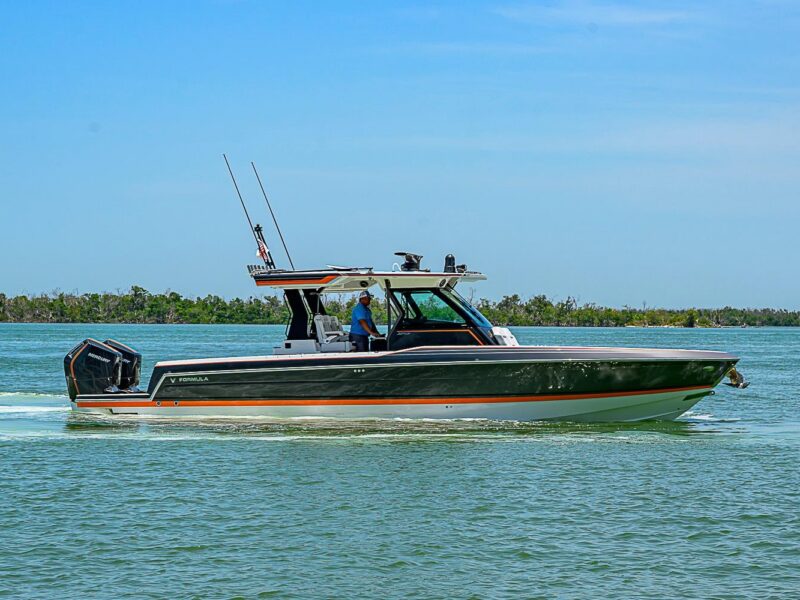 2024 Formula 387 Center Console Fish