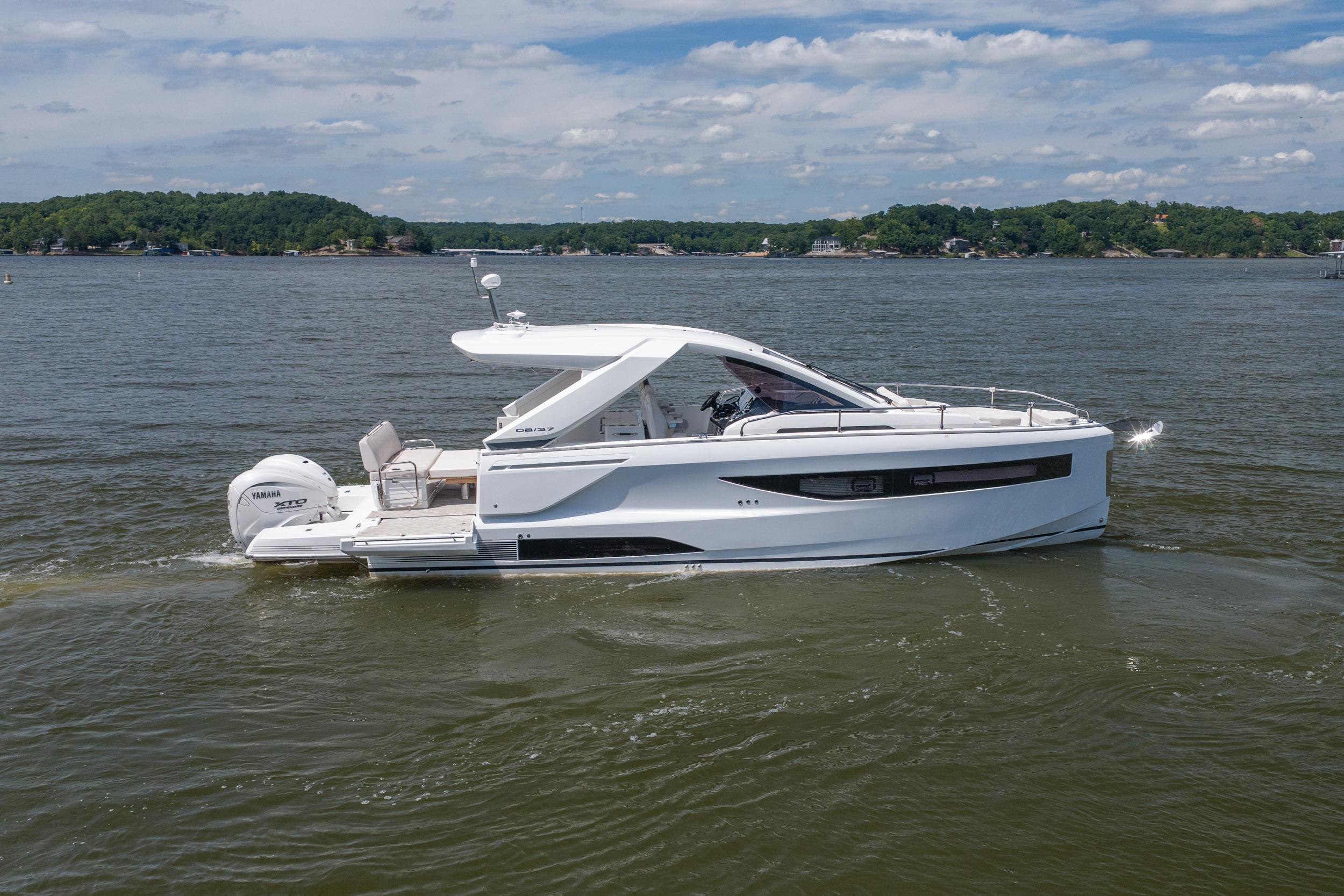 2024 Jeanneau DB/37 OB for sale