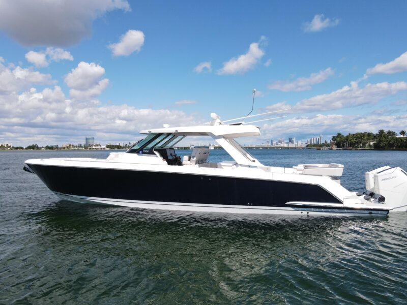 2024 Tiara Yachts 43 LS
