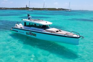 2025 Axopar 37 XC Cross Cabin for sale