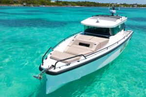 2025 Axopar 37 XC Cross Cabin for sale - photo 2