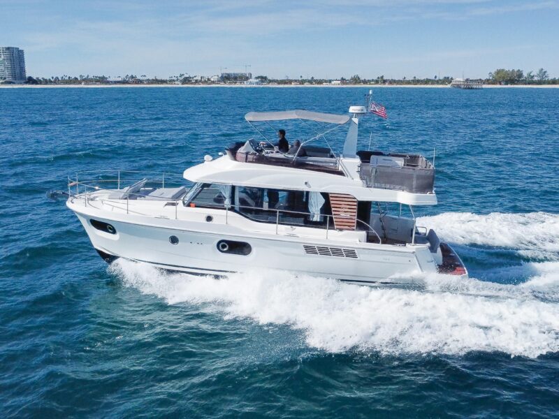 2025 Beneteau Swift Trawler 41 Fly
