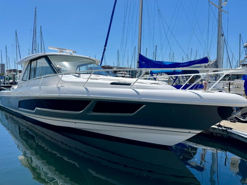 2025 Intrepid 50 Evolution