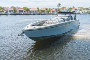 2025 Midnight Express 52 Vitesse for sale - photo 7