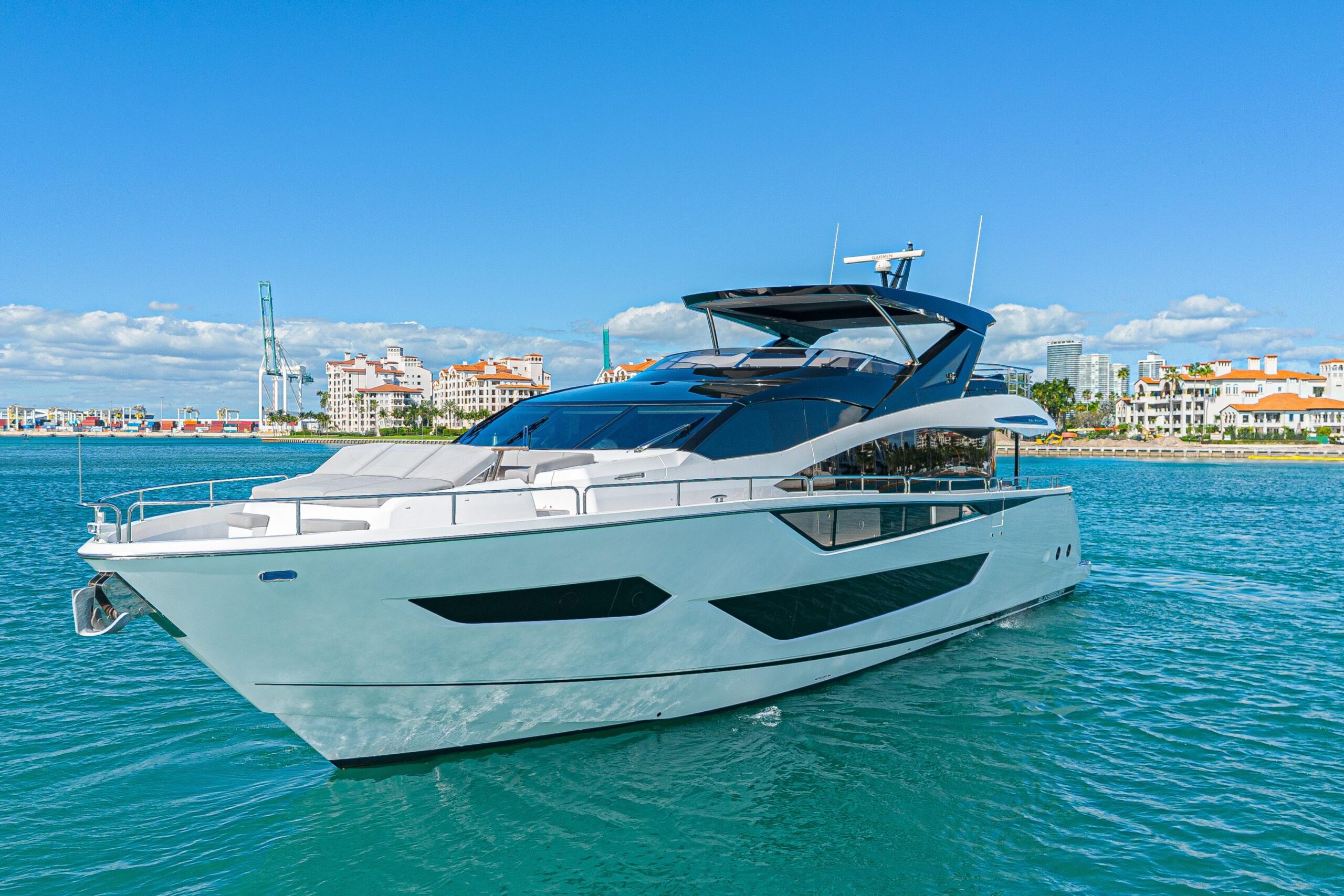 2025 Sunseeker 88 Yacht for sale