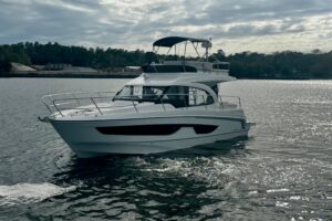 2026 Beneteau Antares 11 Fly for sale - photo 3