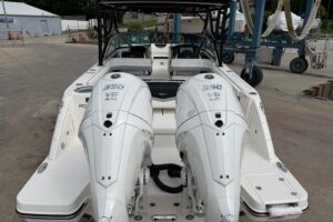 2026 Robalo R317 Dual Console for sale - photo 6