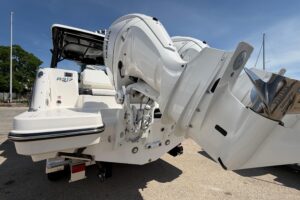 2026 Robalo R317 Dual Console for sale - photo 8