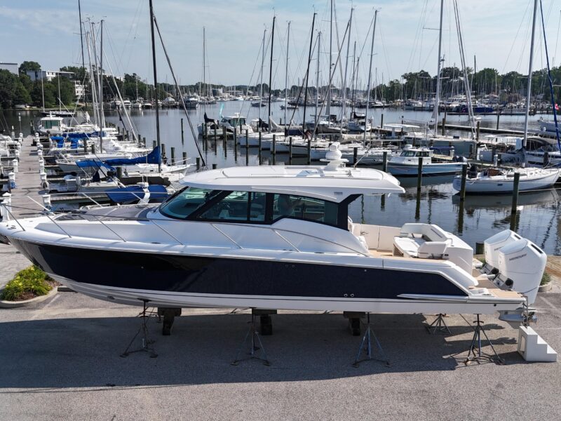 2026 Tiara Yachts 43 LE
