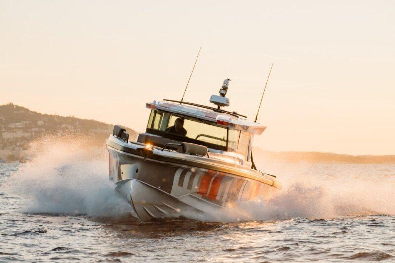 2027 Axopar 38 Cross Cabin