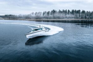 2027 Axopar 38 Cross Cabin for sale - photo 4