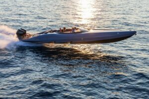 2027 Canados 411 Gladiator Carbon Series for sale - photo 2