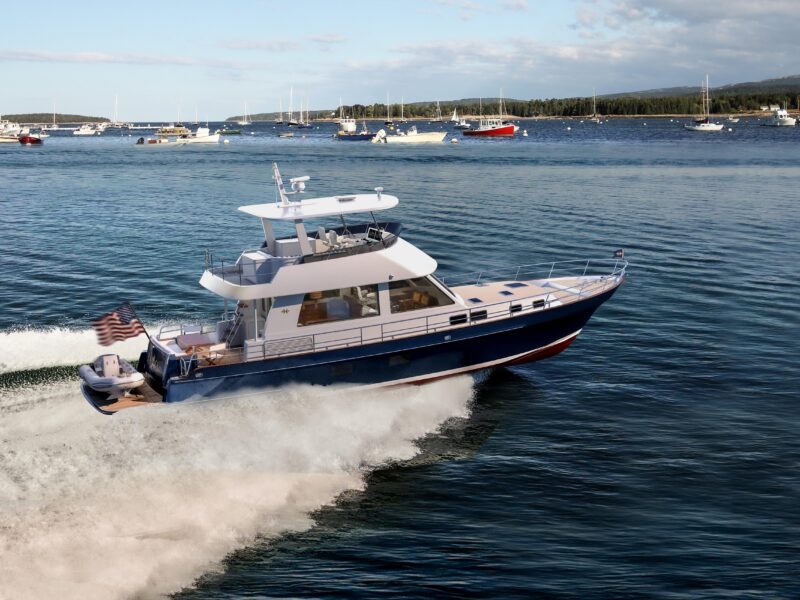 2027 Hunt Yachts 56 Flybridge