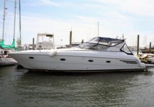 2000 Carver 404 Cockpit Motor Yacht for sale - photo 2