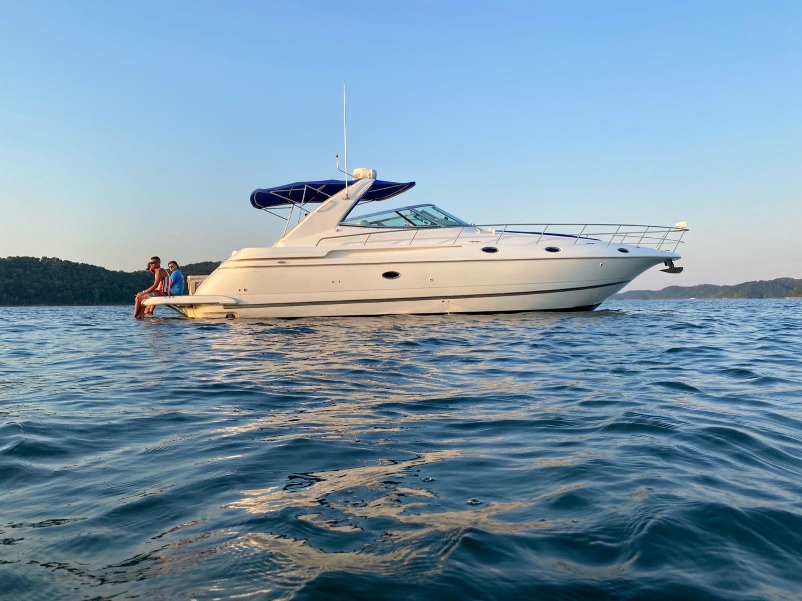 2000 Cruisers Yachts 4270 Express for sale