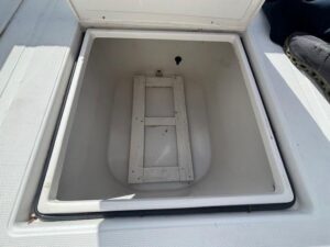 2000 Jupiter 31 Center Console for sale - photo 7