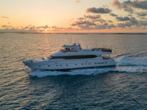 2001 Hargrave Flybridge for sale - photo 3
