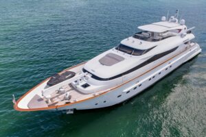 2001 Maiora 102 for sale - photo 8