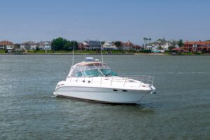 2002 Sea Ray 410 Express Cruiser for sale - photo 2