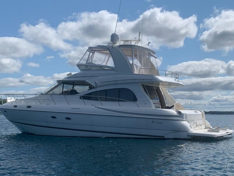 2003 Cruisers Yachts 5000 Sedan Sport