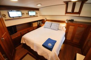 2003 Grand Banks 42 Classic for sale - photo 4
